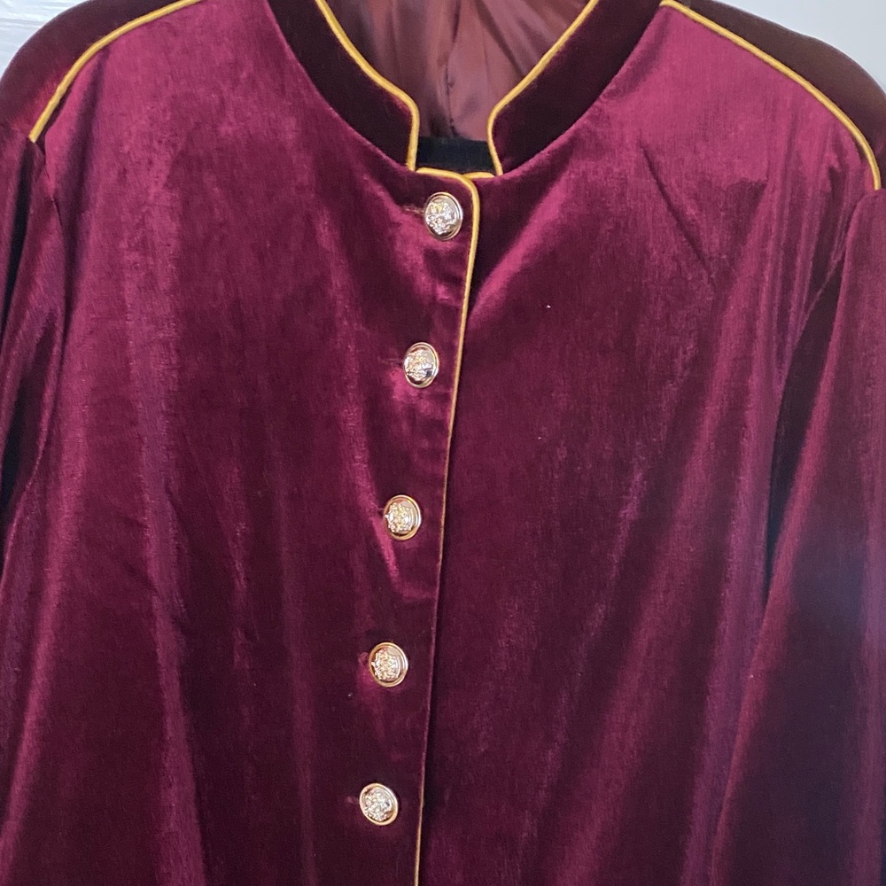 Elegant Burgundy Velvet Women's Coat